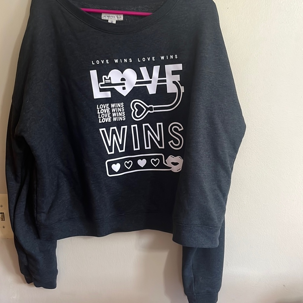 Aeropostale love wins sweatshirt XXL gay pride friendly gray Top like new